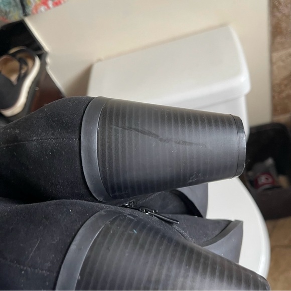 Torrid Black Chelsea Cowboy Boots - Picture 5 of 5